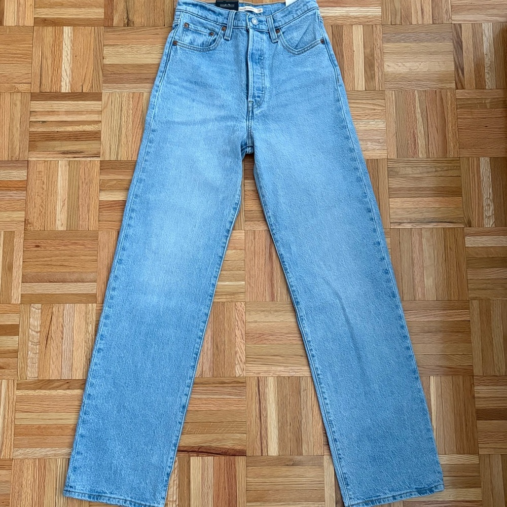 LEVI’S Ribcage Straight Jeans